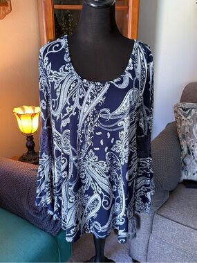 Navy Paisley Scoop-Neck Long Sleeve Tunic